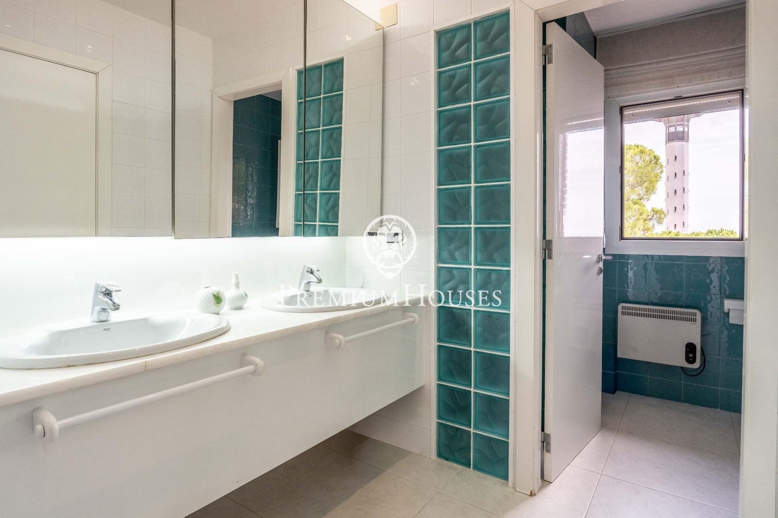 5 soveværelse Villa til salg i Torredembarra med swimmingpool garage - € 2.400.000 (Ref: 9262815)