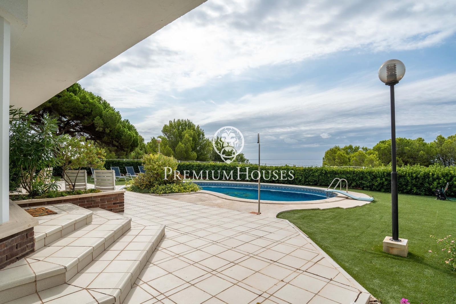 5 soveværelse Villa til salg i Torredembarra med swimmingpool garage - € 2.400.000 (Ref: 9262815)