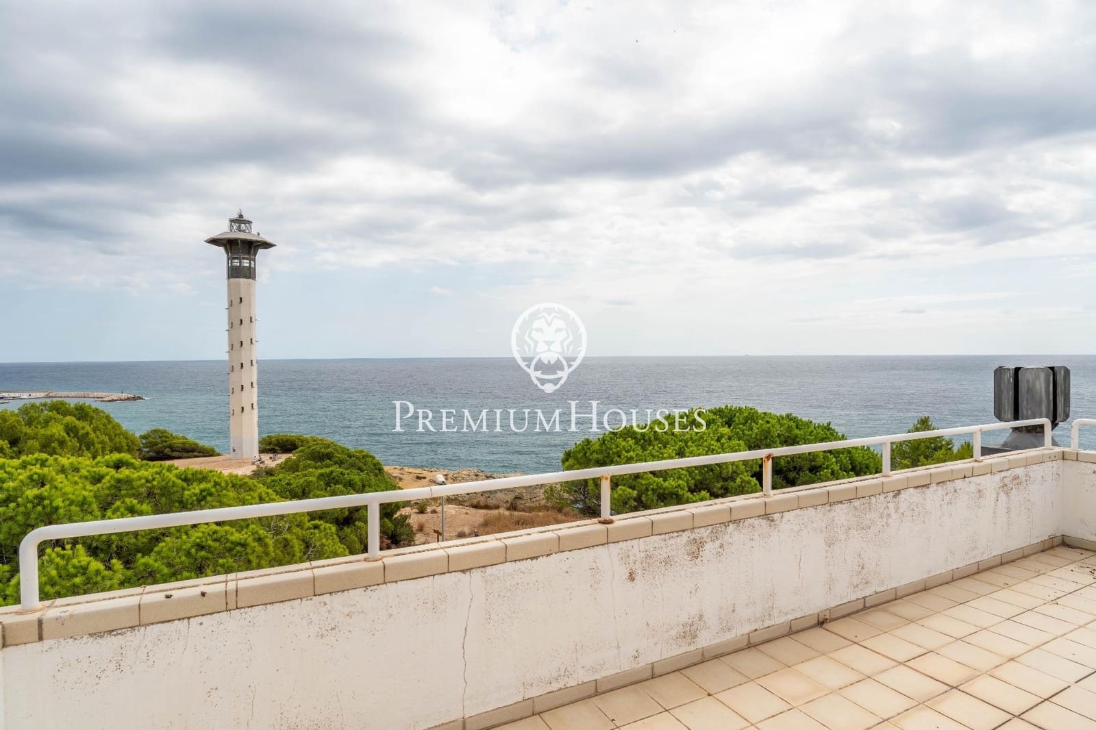 5 soveværelse Villa til salg i Torredembarra med swimmingpool garage - € 2.400.000 (Ref: 9262815)