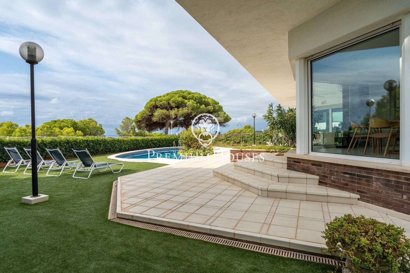 5 soveværelse Villa til salg i Torredembarra med swimmingpool garage - € 2.400.000 (Ref: 9262815)