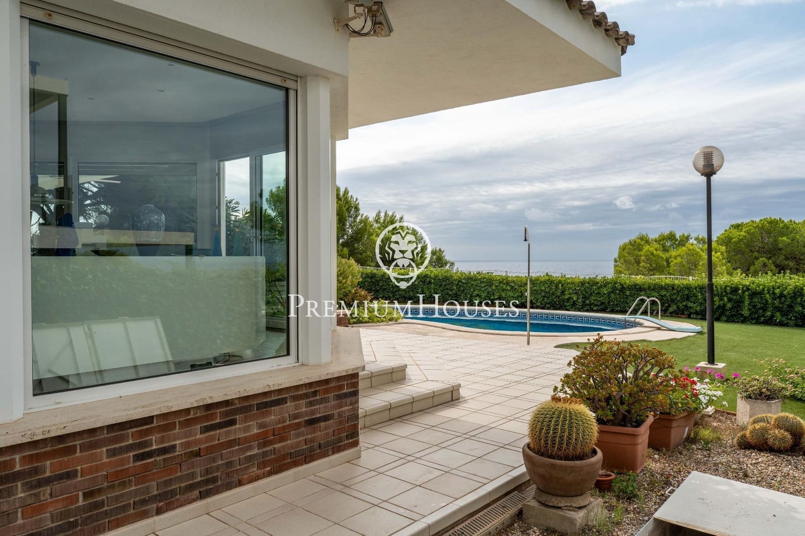 5 soveværelse Villa til salg i Torredembarra med swimmingpool garage - € 2.400.000 (Ref: 9262815)