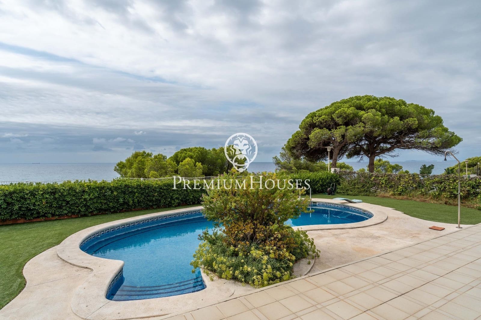 5 soveværelse Villa til salg i Torredembarra med swimmingpool garage - € 2.400.000 (Ref: 9262815)