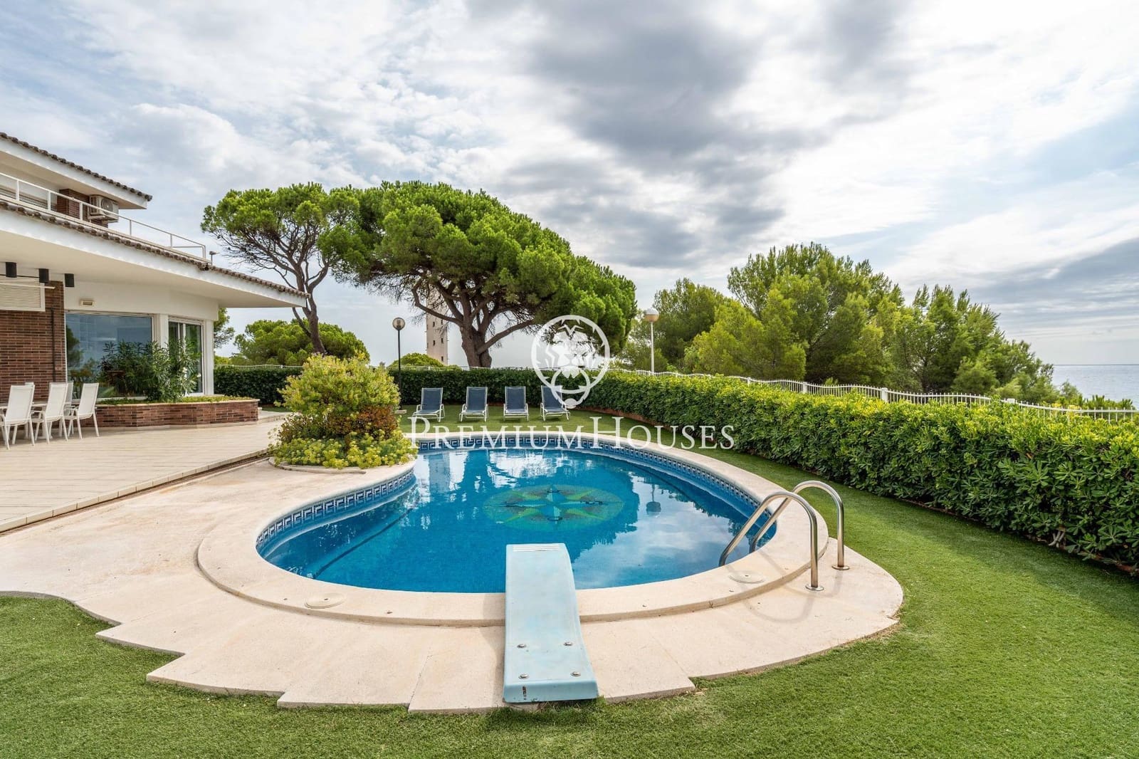 5 soveværelse Villa til salg i Torredembarra med swimmingpool garage - € 2.400.000 (Ref: 9262815)