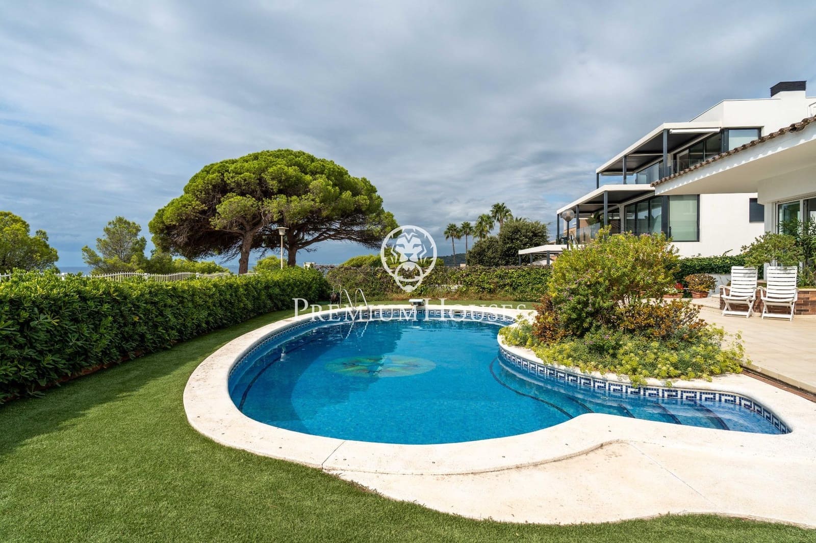 5 soveværelse Villa til salg i Torredembarra med swimmingpool garage - € 2.400.000 (Ref: 9262815)