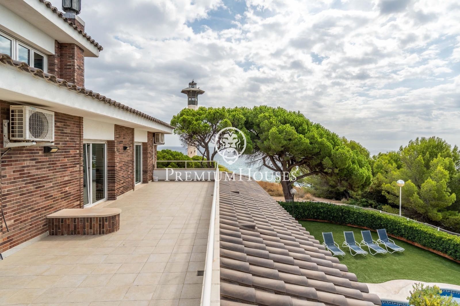 5 soveværelse Villa til salg i Torredembarra med swimmingpool garage - € 2.400.000 (Ref: 9262815)