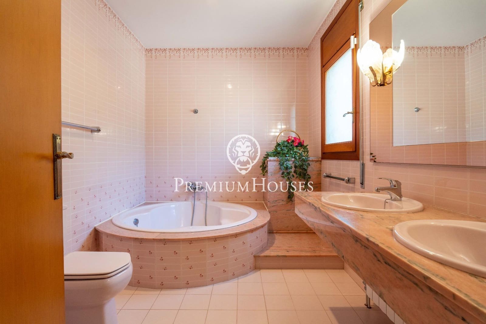 6 quarto Moradia para venda em Vilafortuny com piscina garagem - 1 600 000 € (Ref: 9276530)