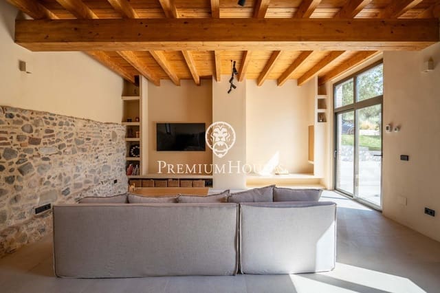 5 bedroom Finca/Country House for sale in Riudoms - € 850,000 (Ref: 9285392)