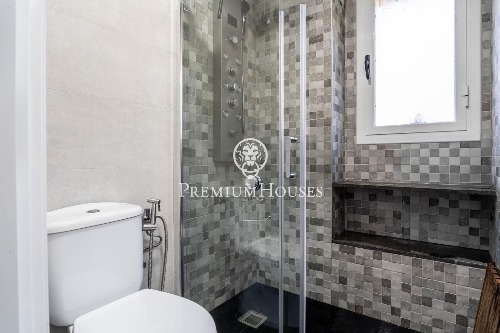 5 soveværelse Byhus til salg i Sant Pere de Ribes med garage - € 635.000 (Ref: 9285394)