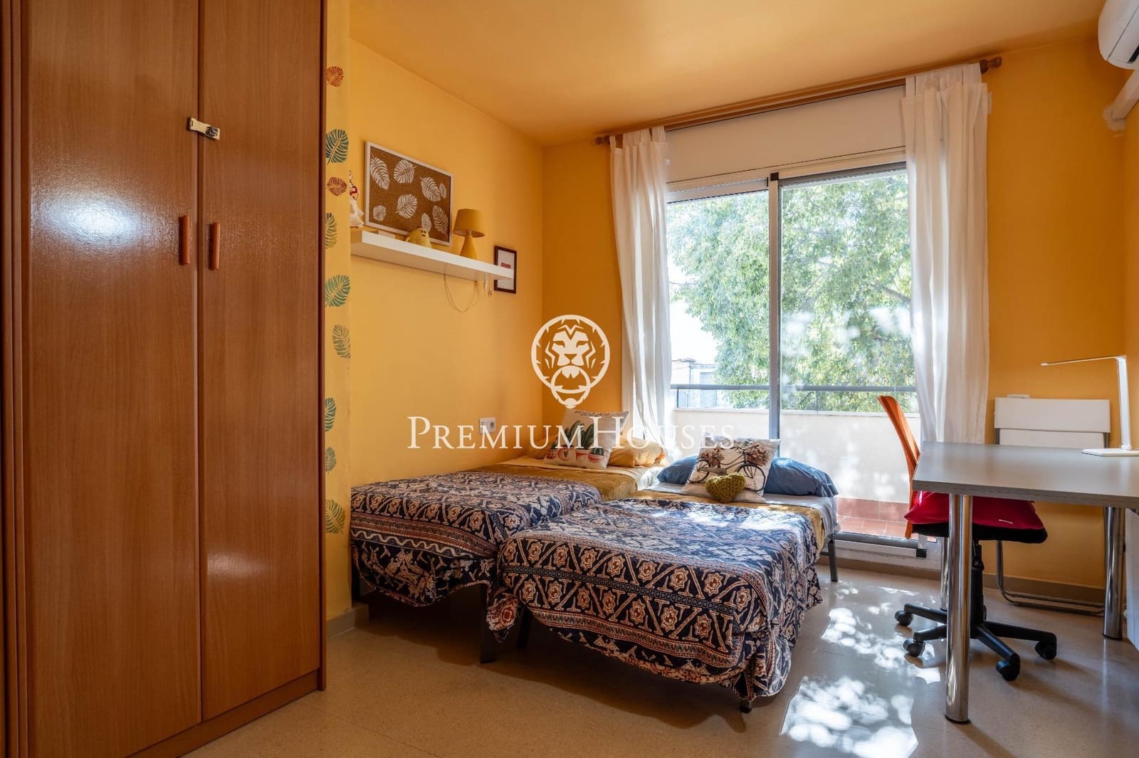 5 soveværelse Byhus til salg i Sant Pere de Ribes med garage - € 635.000 (Ref: 9285394)