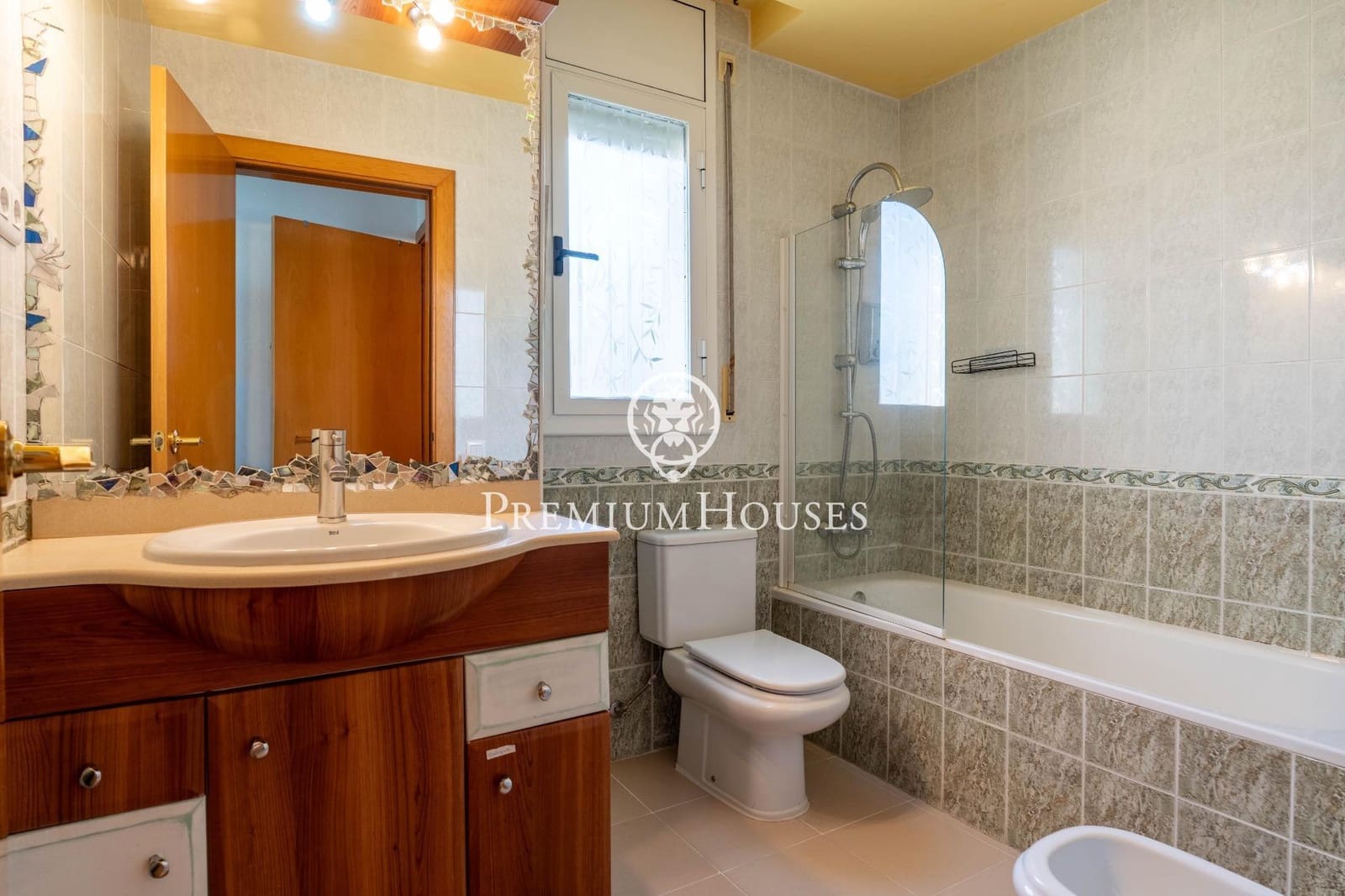 5 soveværelse Byhus til salg i Sant Pere de Ribes med garage - € 635.000 (Ref: 9285394)