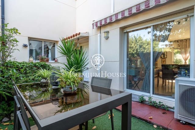 5 bedroom Townhouse for sale in Sant Pere de Ribes with garage - € 635,000 (Ref: 9285394)