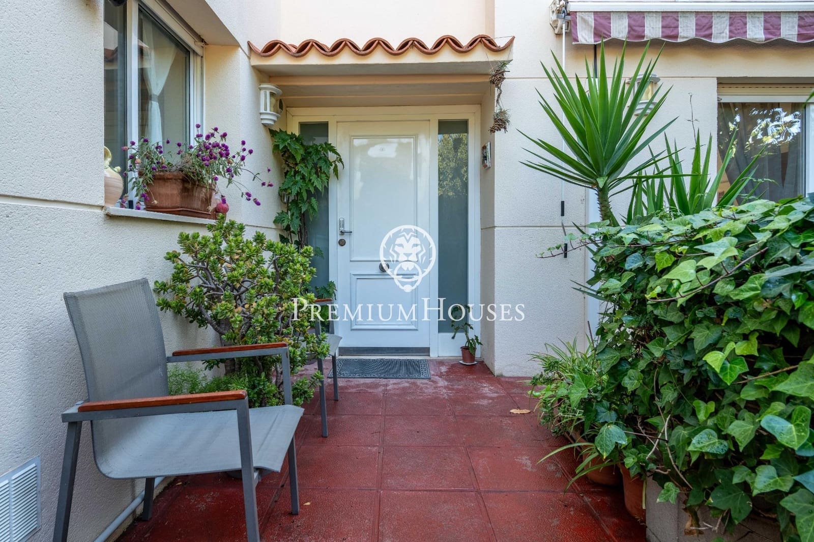 5 soveværelse Byhus til salg i Sant Pere de Ribes med garage - € 635.000 (Ref: 9285394)