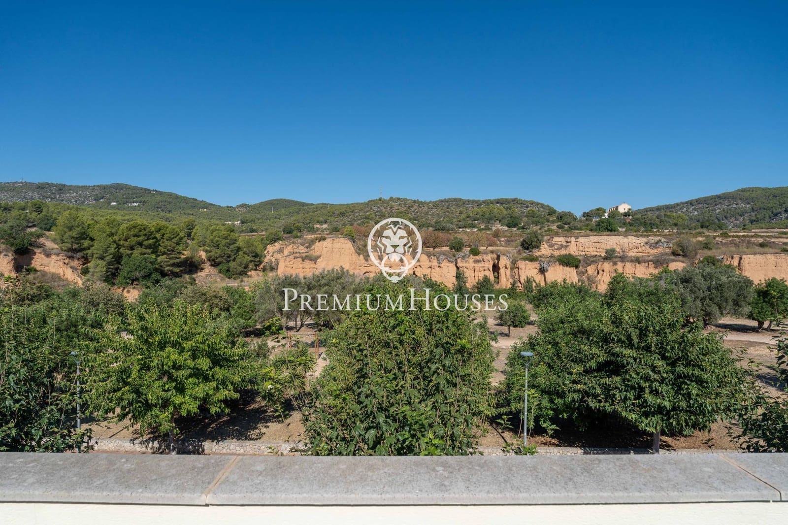 5 soveværelse Byhus til salg i Sant Pere de Ribes med garage - € 635.000 (Ref: 9285394)