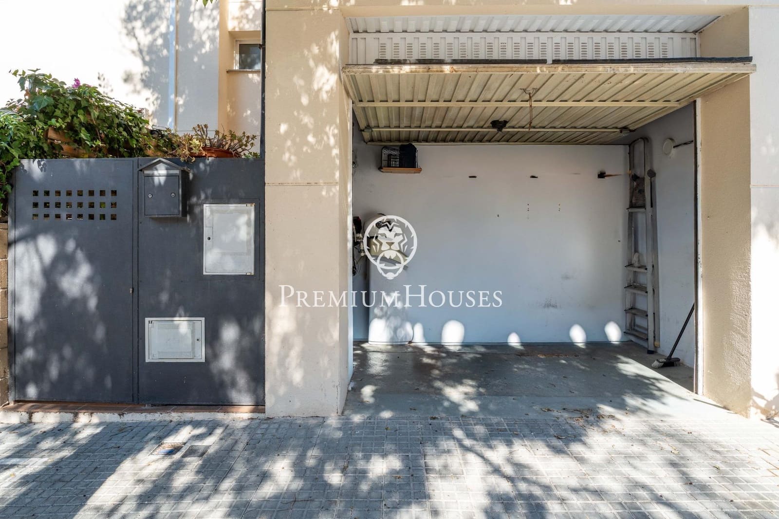 5 soveværelse Byhus til salg i Sant Pere de Ribes med garage - € 635.000 (Ref: 9285394)