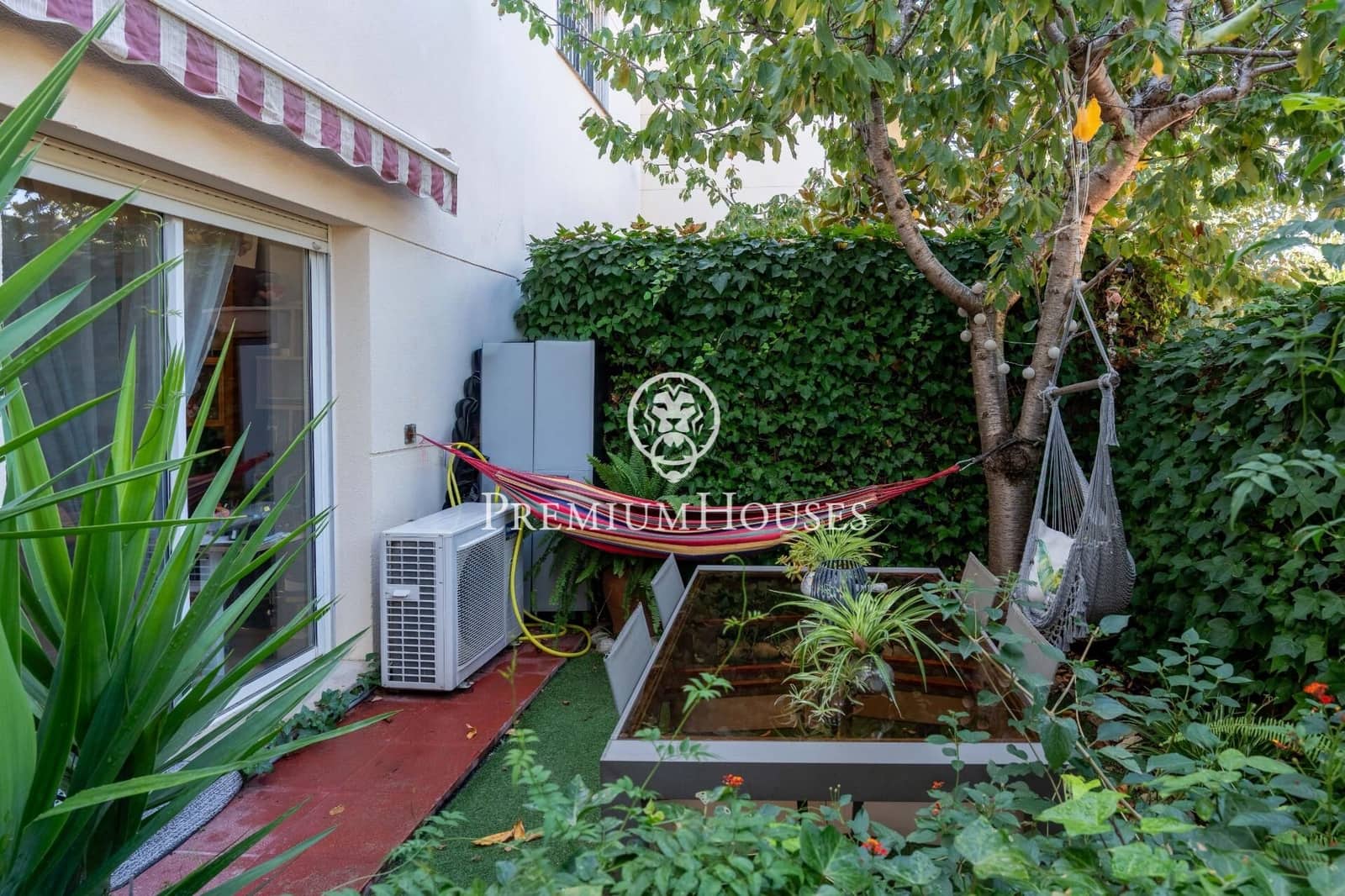 5 soveværelse Byhus til salg i Sant Pere de Ribes med garage - € 635.000 (Ref: 9285394)