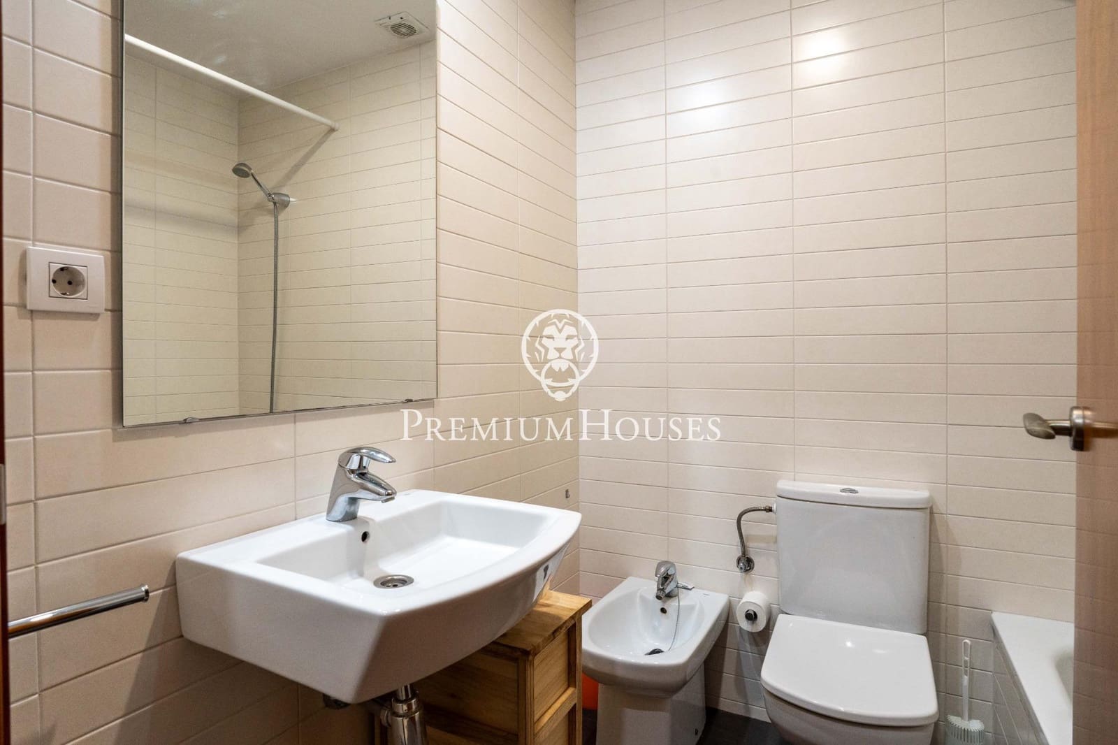 3 bedroom Apartment for sale in Begues - € 350,000 (Ref: 9301235)