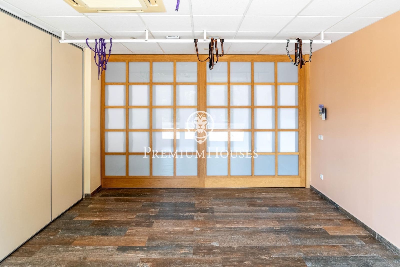 3 bedroom Commercial for rent in Vilafortuny - € 3,500 (Ref: 9311099)