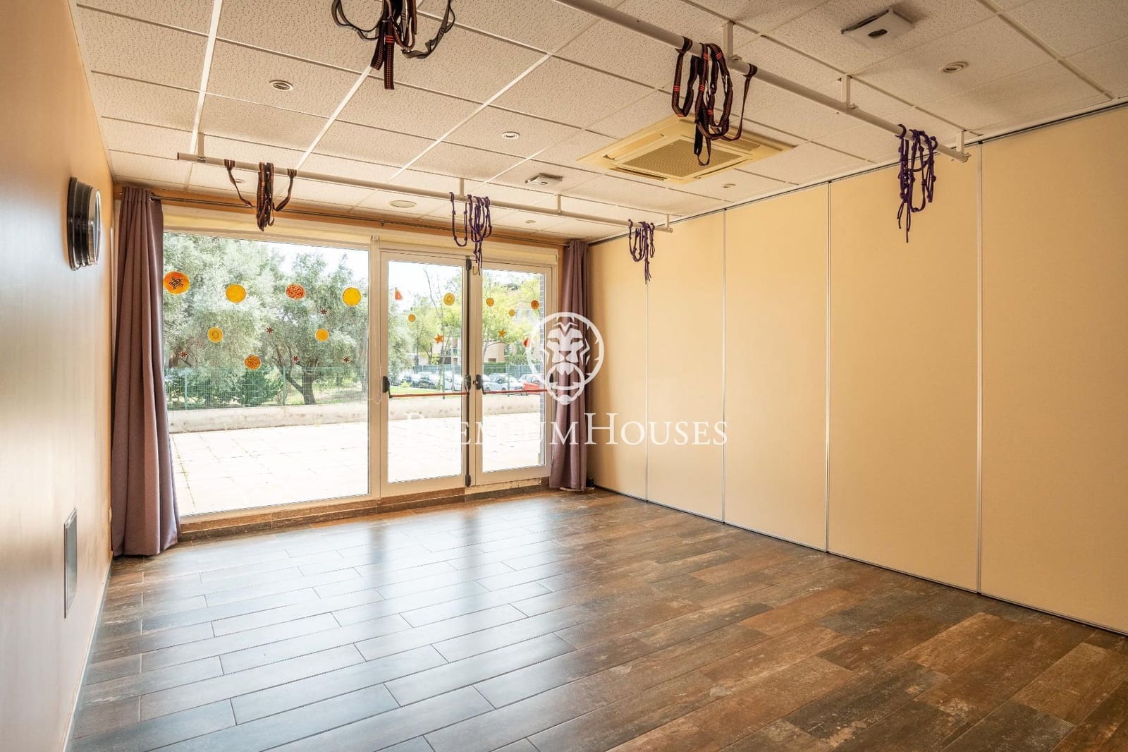 3 bedroom Commercial for rent in Vilafortuny - € 3,500 (Ref: 9311099)