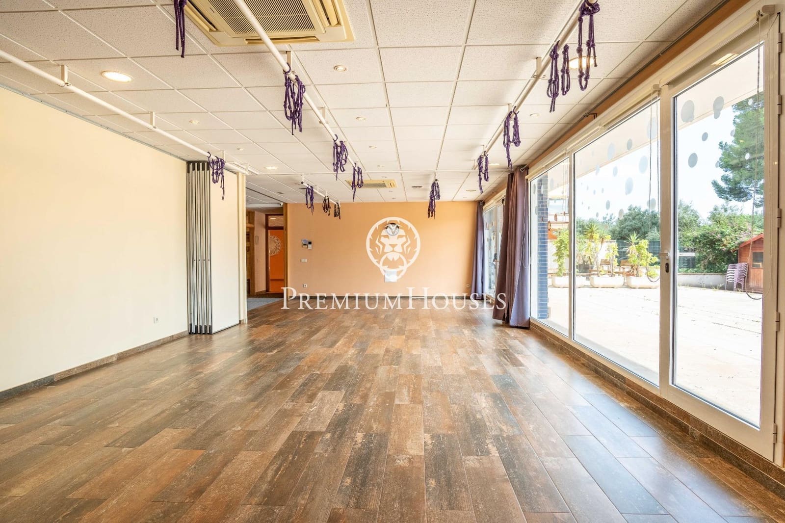 3 bedroom Commercial for rent in Vilafortuny - € 3,500 (Ref: 9311099)