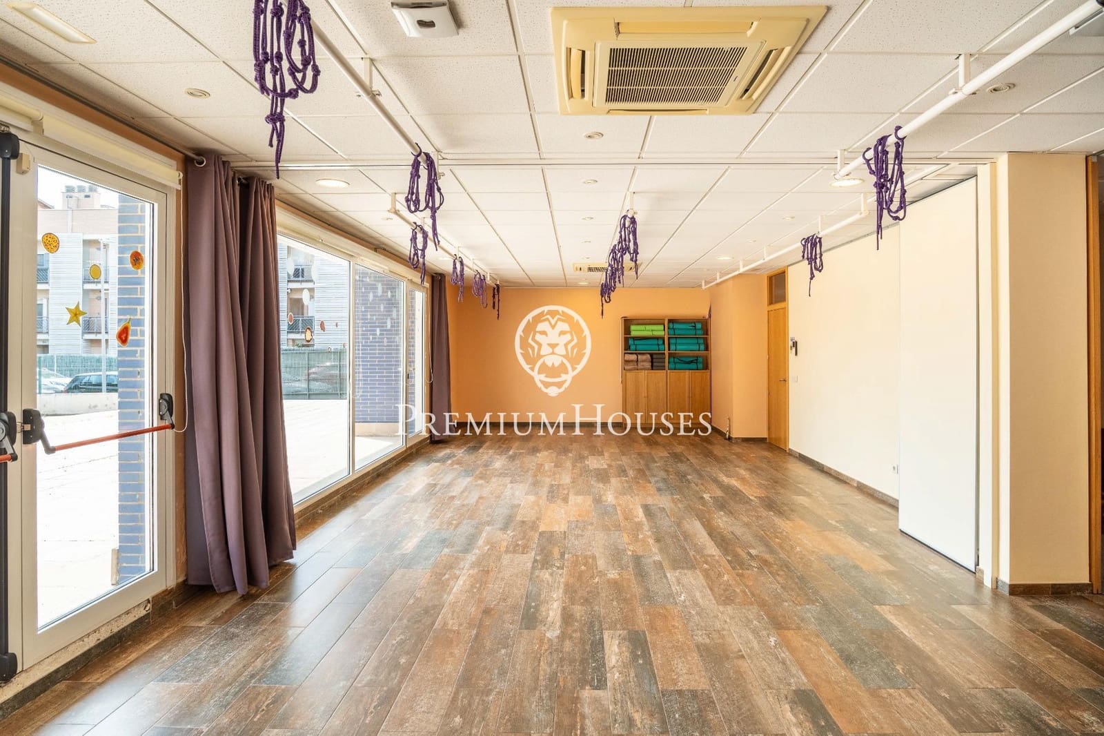 3 bedroom Commercial for rent in Vilafortuny - € 3,500 (Ref: 9311099)