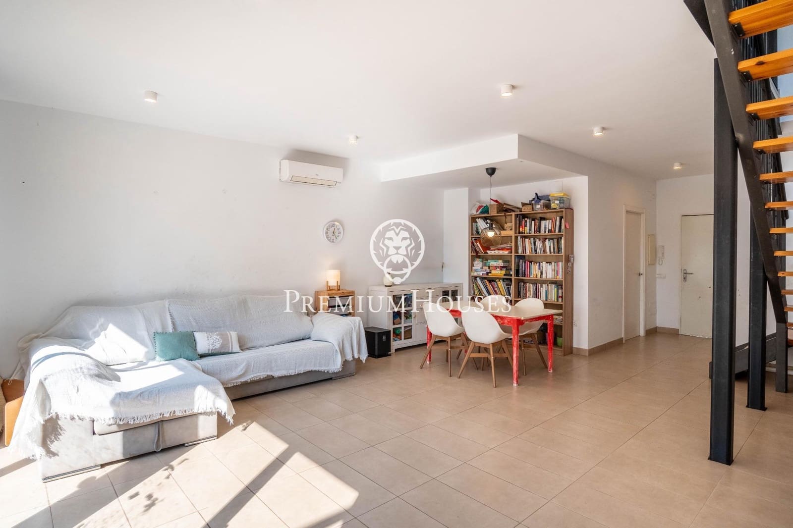 3 slaapkamer Rijtjeshuis te koop in Vilanova i la Geltru - € 339.000 (Ref: 9335254)