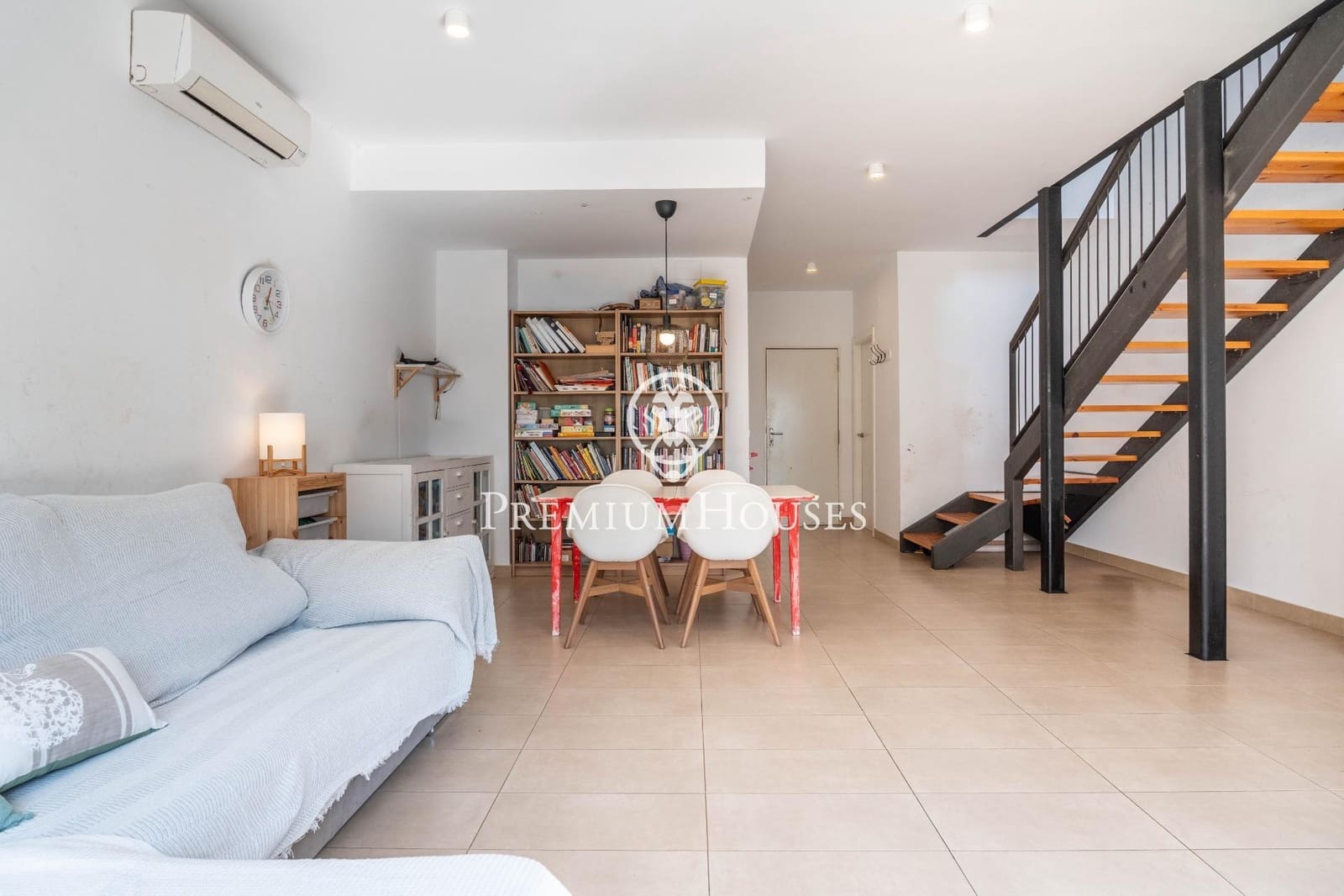 3 slaapkamer Rijtjeshuis te koop in Vilanova i la Geltru - € 339.000 (Ref: 9335254)