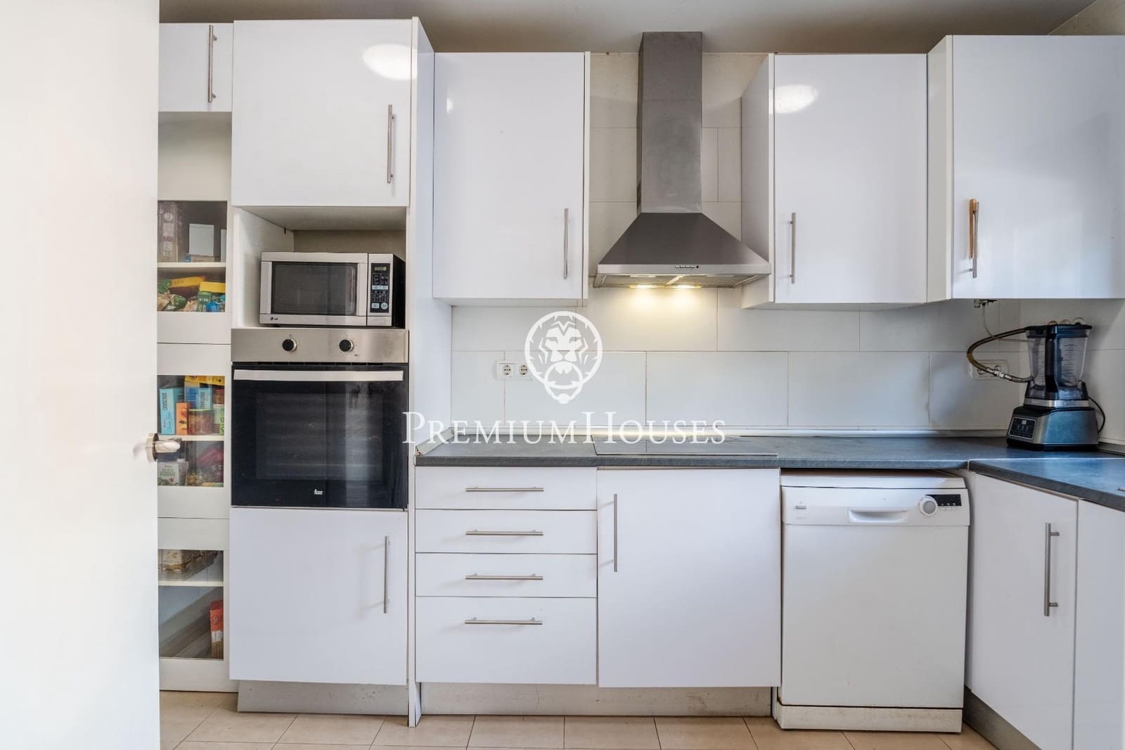 3 slaapkamer Rijtjeshuis te koop in Vilanova i la Geltru - € 339.000 (Ref: 9335254)