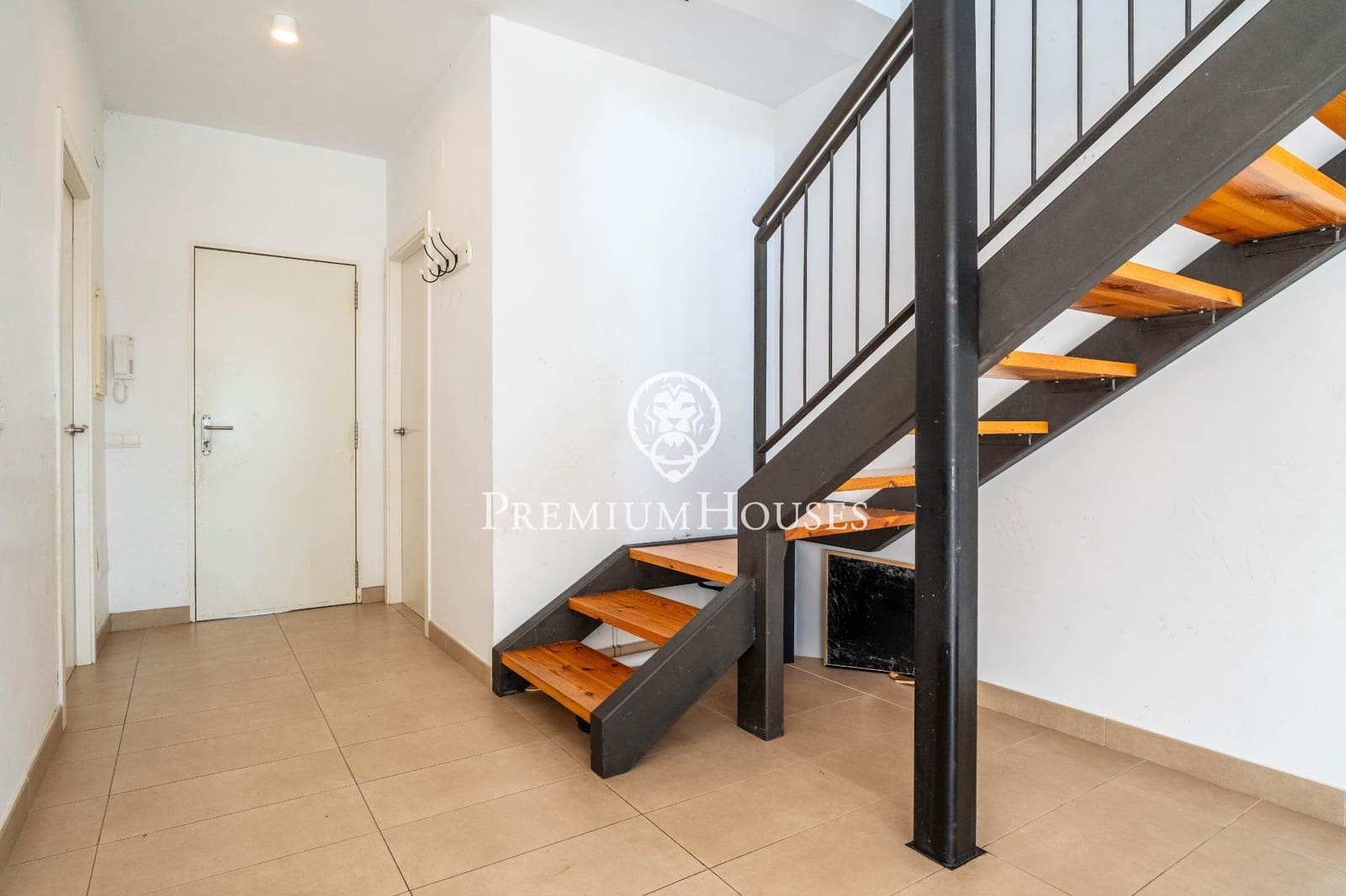 3 slaapkamer Rijtjeshuis te koop in Vilanova i la Geltru - € 339.000 (Ref: 9335254)