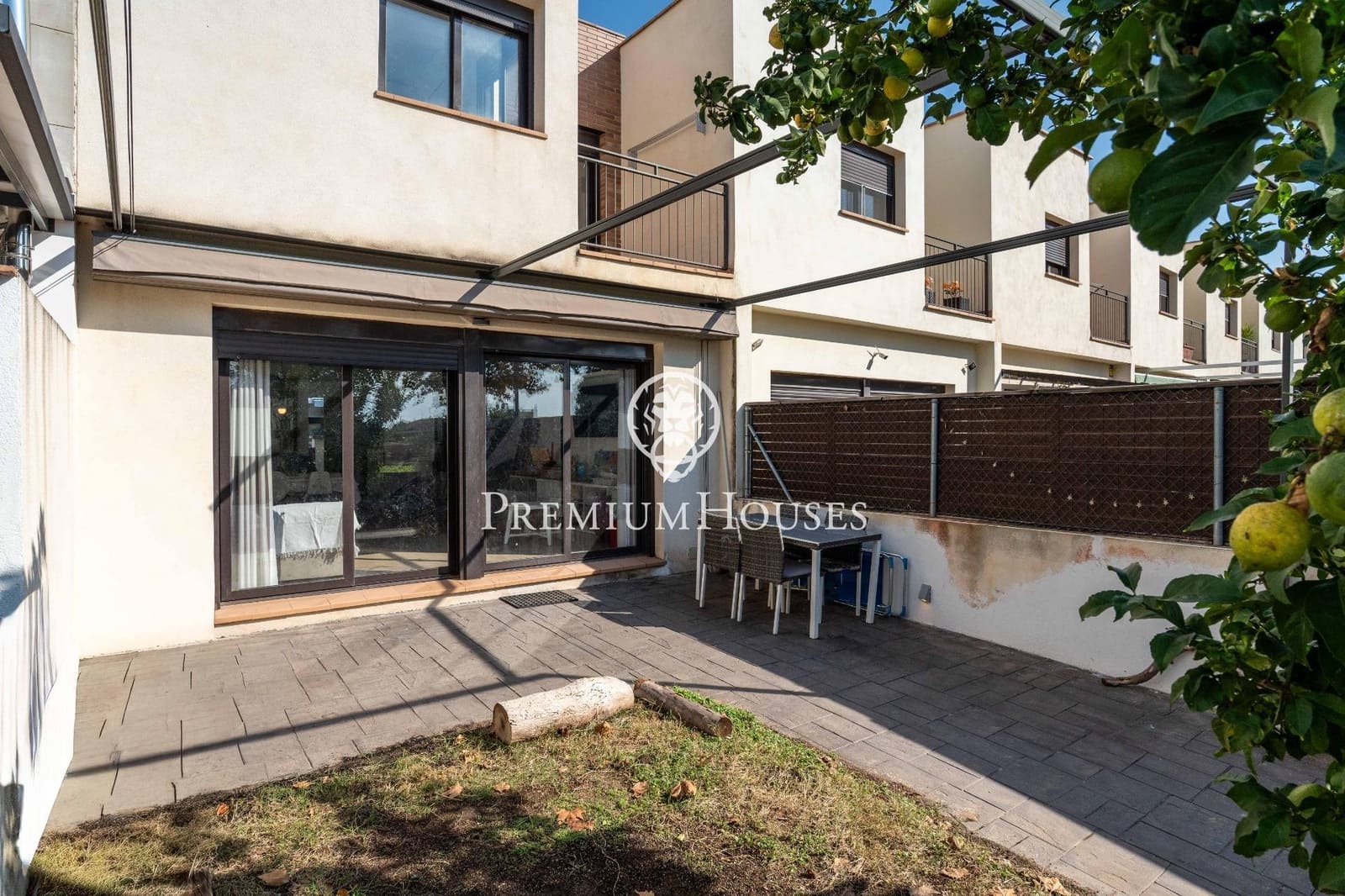 3 slaapkamer Rijtjeshuis te koop in Vilanova i la Geltru - € 339.000 (Ref: 9335254)