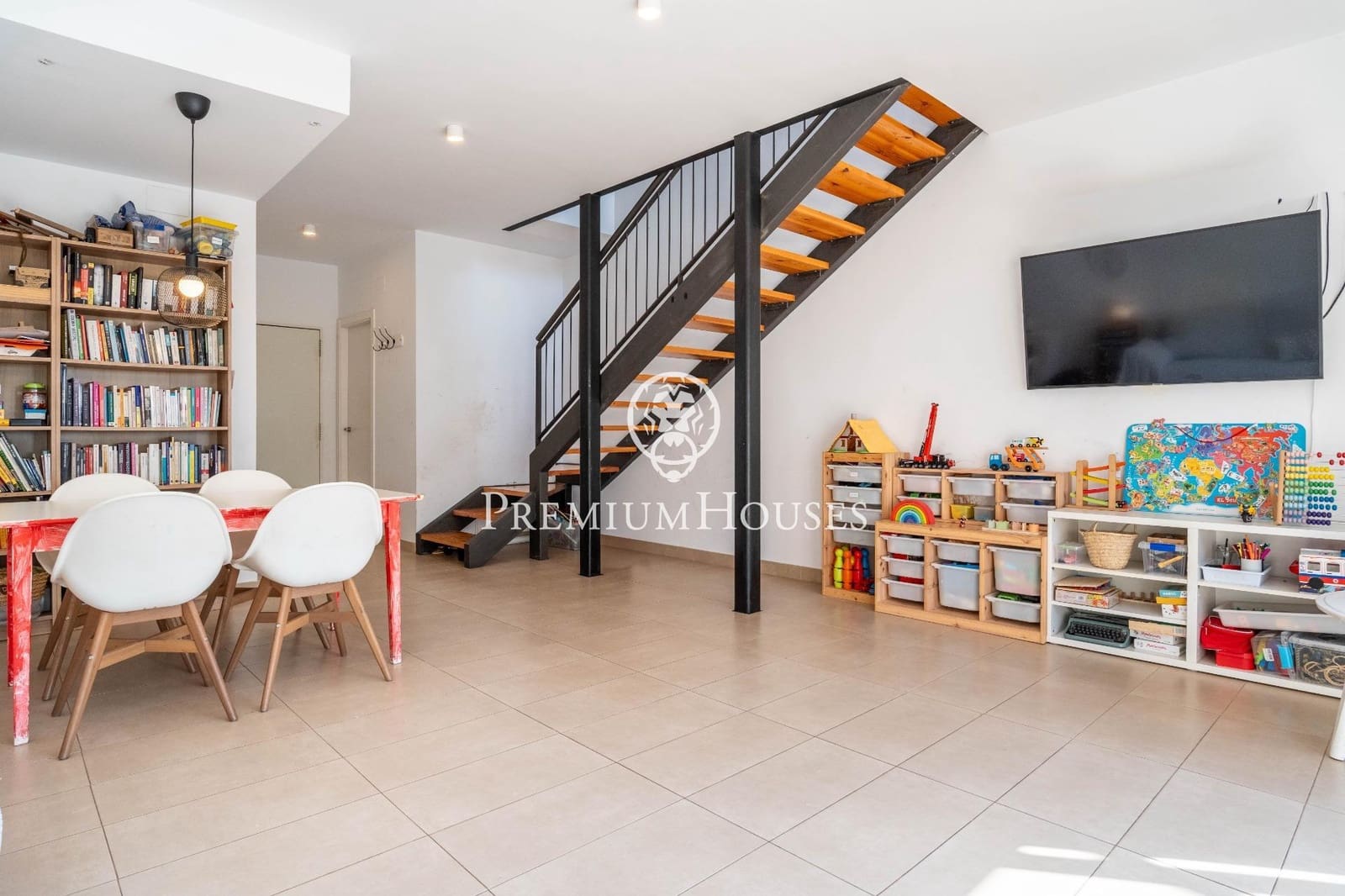 3 slaapkamer Rijtjeshuis te koop in Vilanova i la Geltru - € 339.000 (Ref: 9335254)