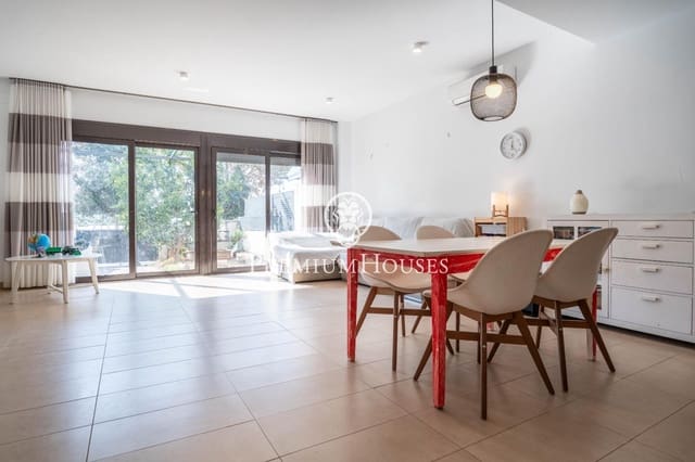 3 slaapkamer Rijtjeshuis te koop in Vilanova i la Geltrú - € 339.000 (Ref: 9335254)