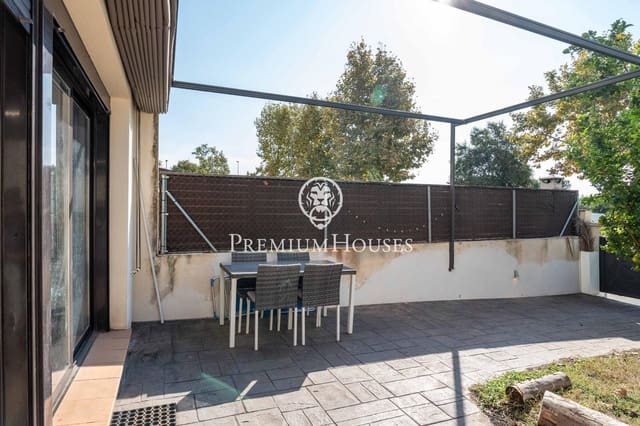 3 slaapkamer Rijtjeshuis te koop in Vilanova i la Geltrú - € 339.000 (Ref: 9335254)