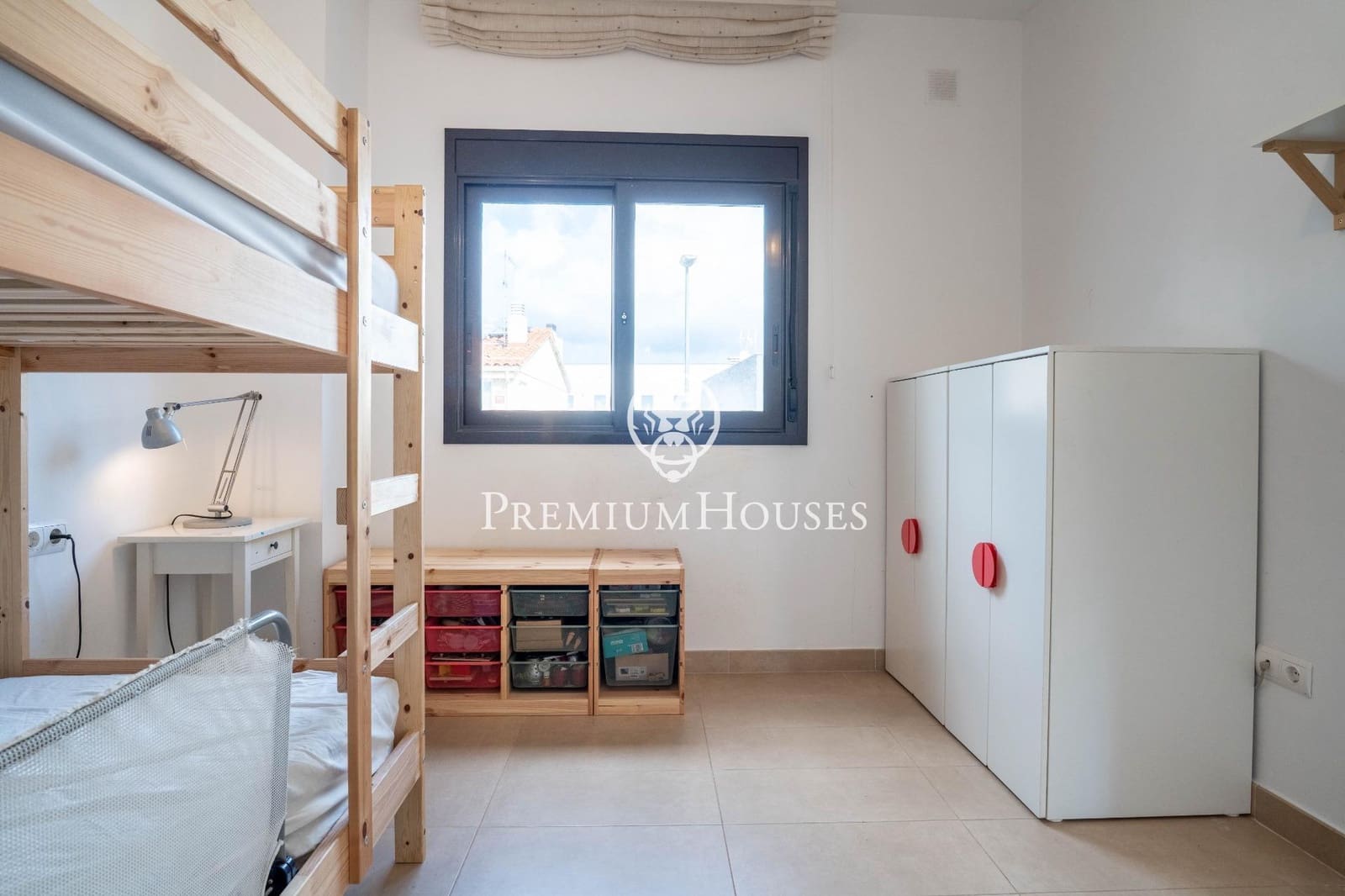 3 slaapkamer Rijtjeshuis te koop in Vilanova i la Geltru - € 339.000 (Ref: 9335254)