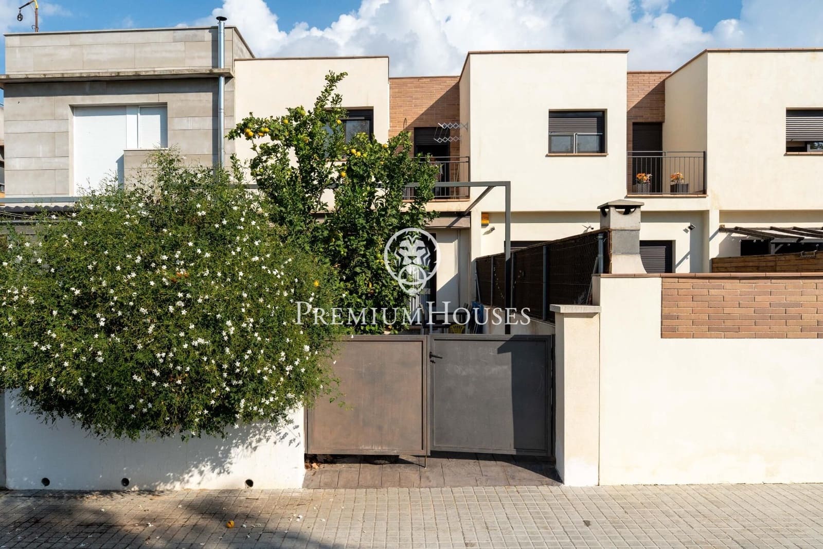 3 slaapkamer Rijtjeshuis te koop in Vilanova i la Geltru - € 339.000 (Ref: 9335254)