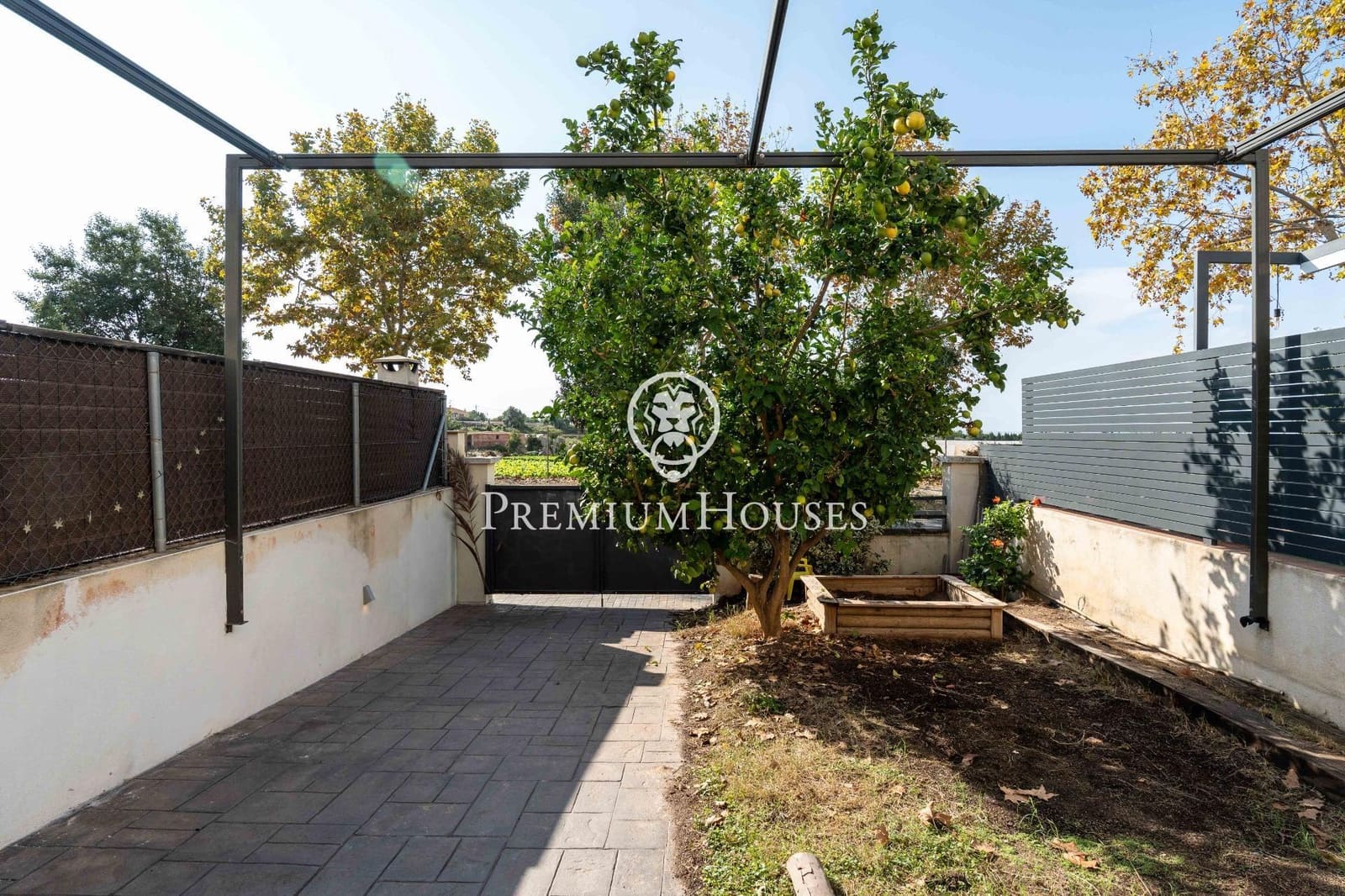 3 slaapkamer Rijtjeshuis te koop in Vilanova i la Geltru - € 339.000 (Ref: 9335254)