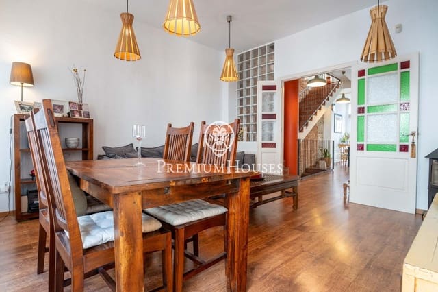 3 soverom Hus til salgs i Vilanova i la Geltrú med garasje - € 595 000 (Ref: 9347664)