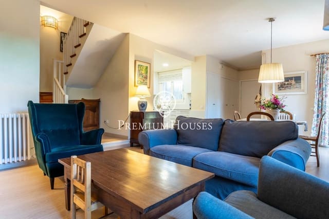 4 soverom Kjedet enebolig til salgs i Sitges med svømmebasseng garasje - € 1 450 000 (Ref: 9347665)