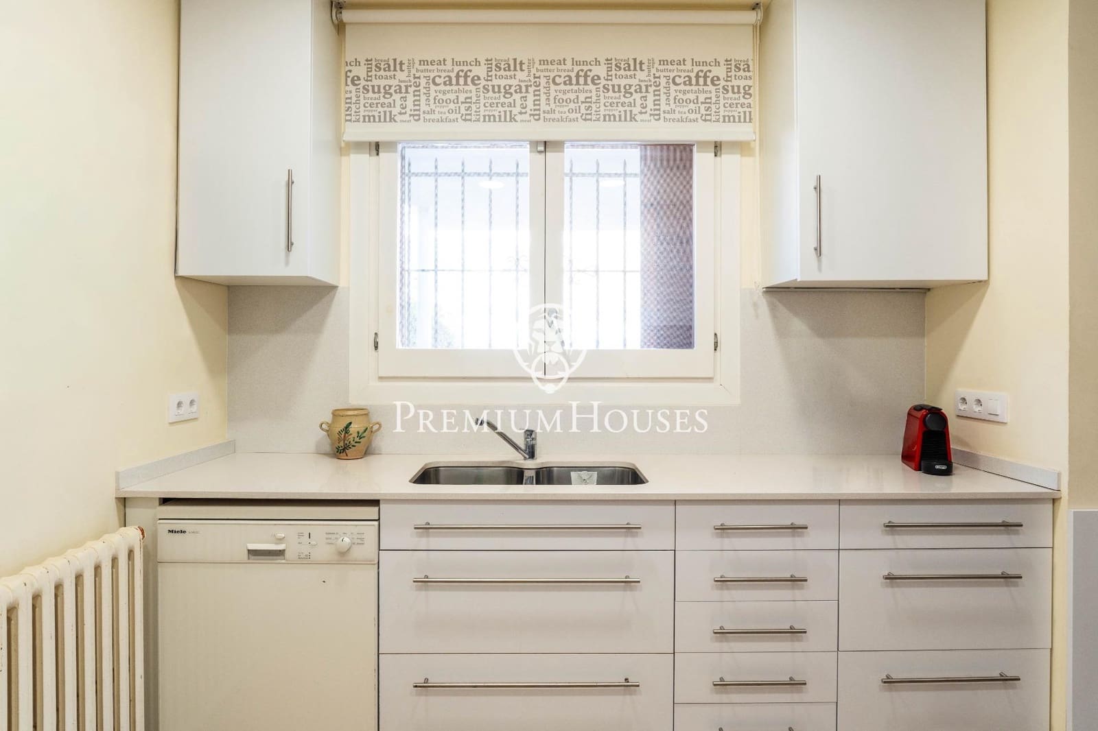 4 sovrum Semi-fristående Villa till salu i Sitges med pool garage - 1 450 000 € (Ref: 9347665)