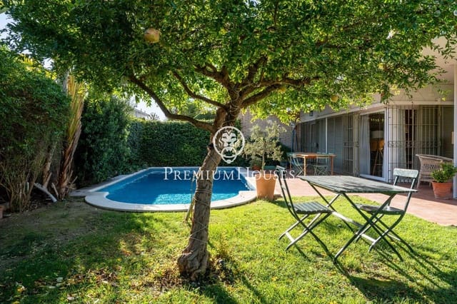 4 soverom Kjedet enebolig til salgs i Sitges med svømmebasseng garasje - € 1 450 000 (Ref: 9347665)