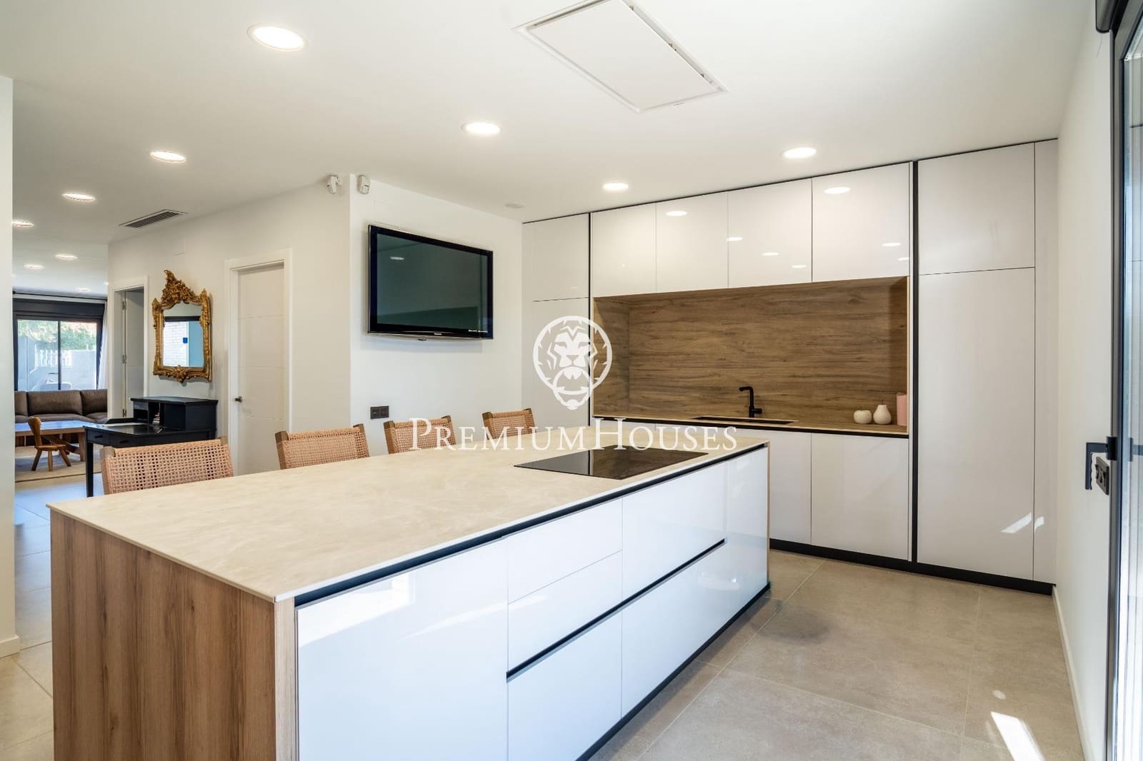 4 sypialnia Willa na sprzedaż w Vilafortuny z basenem garażem - 860 000 € (Ref: 9356098)