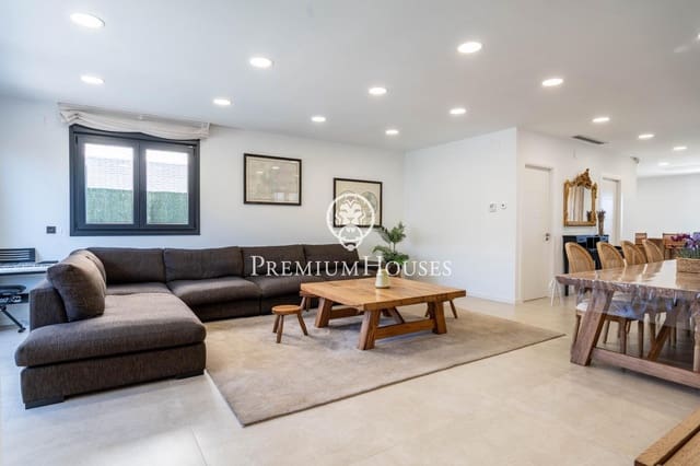 4 sypialnia Willa na sprzedaż w Vilafortuny, Cambrils z basenem garażem - 860 000 € (Ref: 9356098)