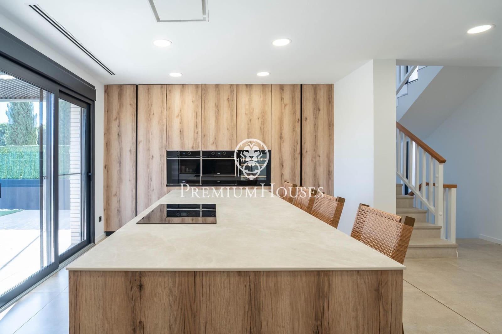 4 sypialnia Willa na sprzedaż w Vilafortuny z basenem garażem - 860 000 € (Ref: 9356098)