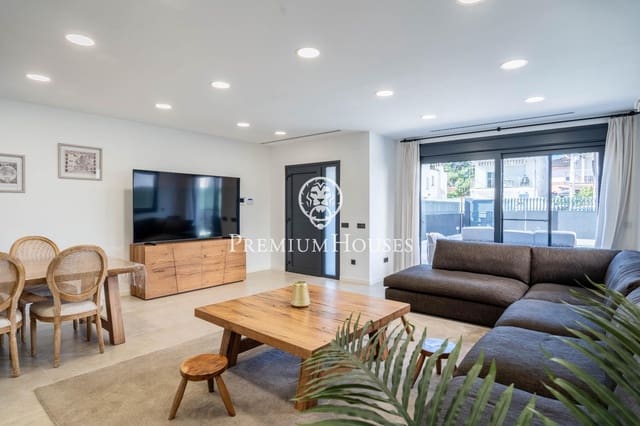 4 sypialnia Willa na sprzedaż w Vilafortuny, Cambrils z basenem garażem - 860 000 € (Ref: 9356098)