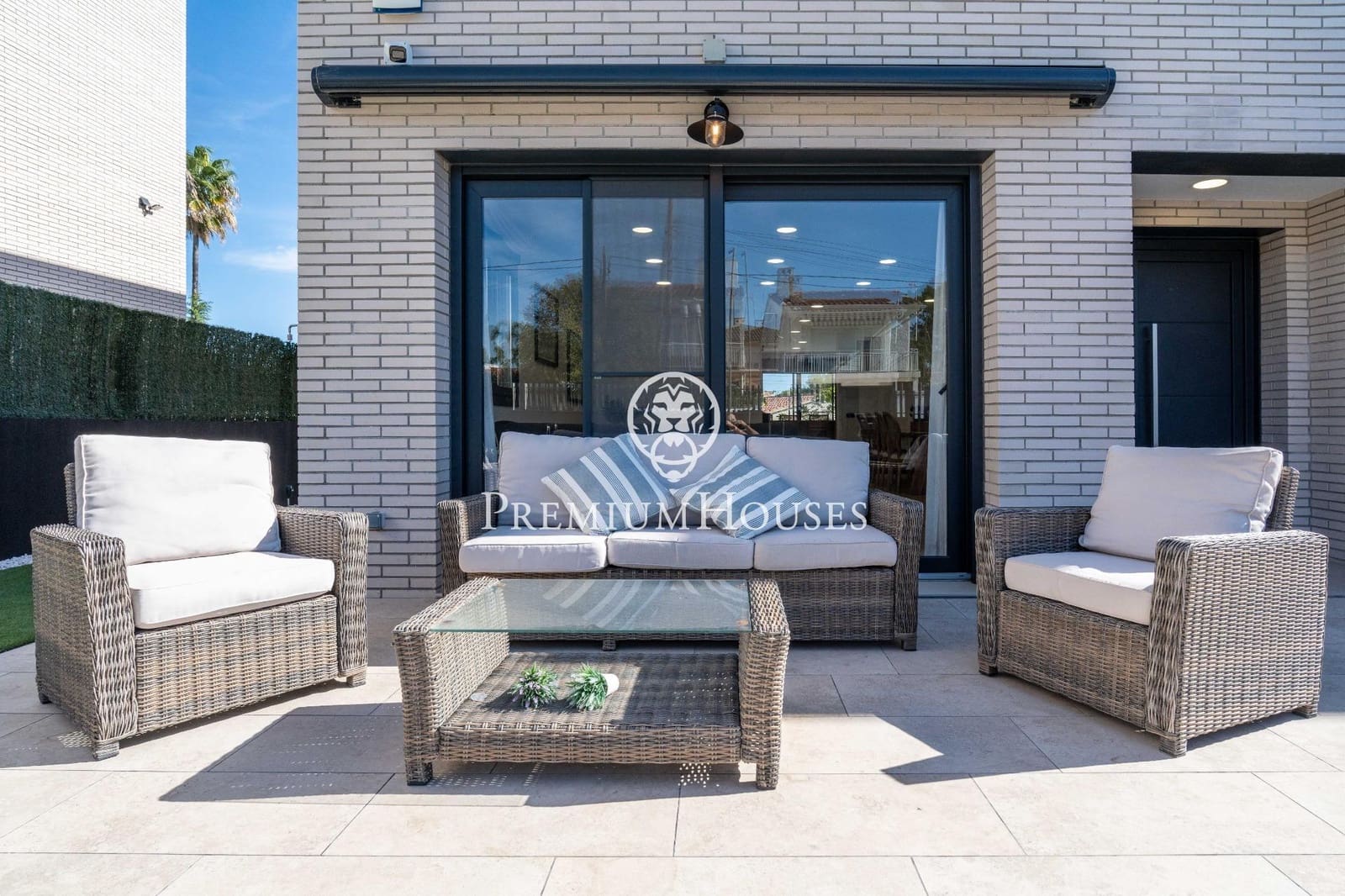 4 sypialnia Willa na sprzedaż w Vilafortuny z basenem garażem - 860 000 € (Ref: 9356098)