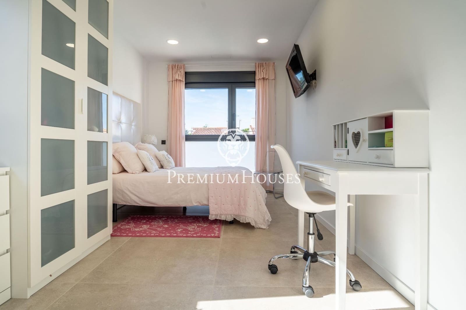 4 sypialnia Willa na sprzedaż w Vilafortuny z basenem garażem - 860 000 € (Ref: 9356098)