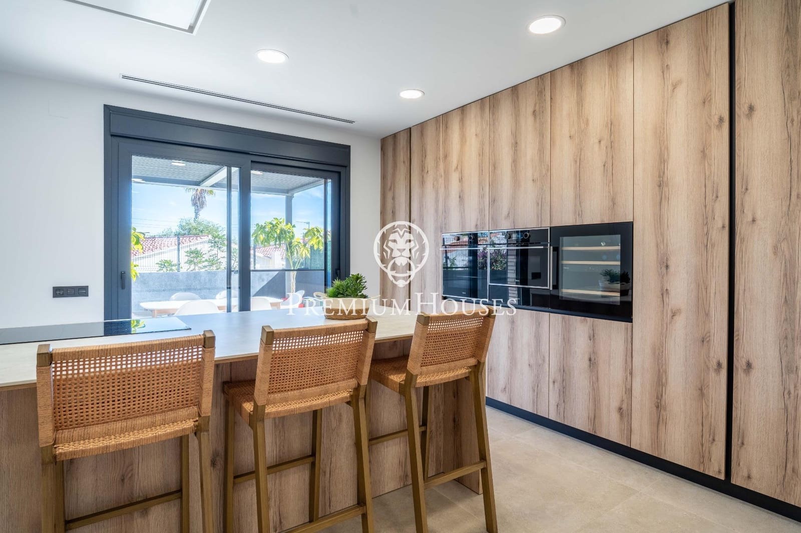 4 sypialnia Willa na sprzedaż w Vilafortuny z basenem garażem - 860 000 € (Ref: 9356098)