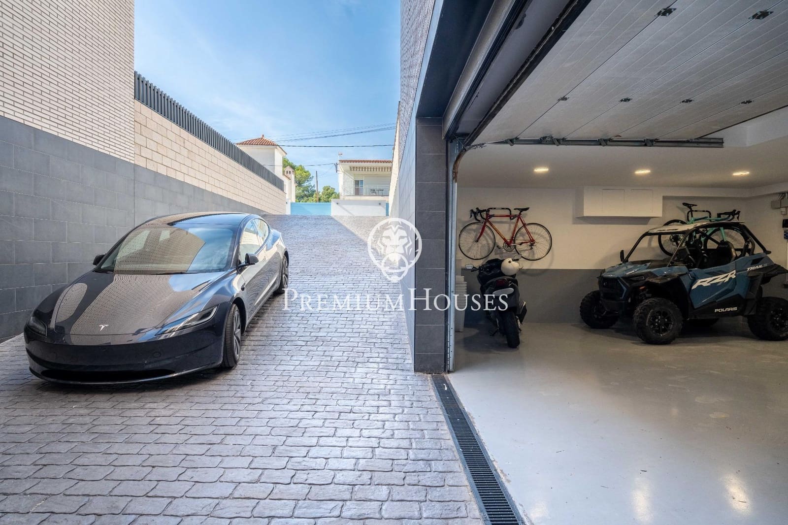 4 sypialnia Willa na sprzedaż w Vilafortuny z basenem garażem - 860 000 € (Ref: 9356098)