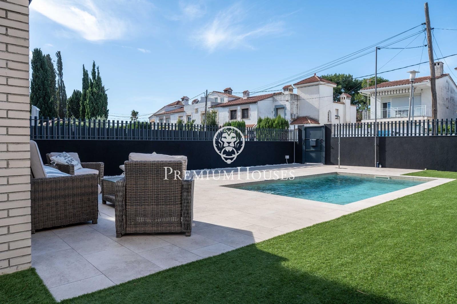 4 sypialnia Willa na sprzedaż w Vilafortuny z basenem garażem - 860 000 € (Ref: 9356098)