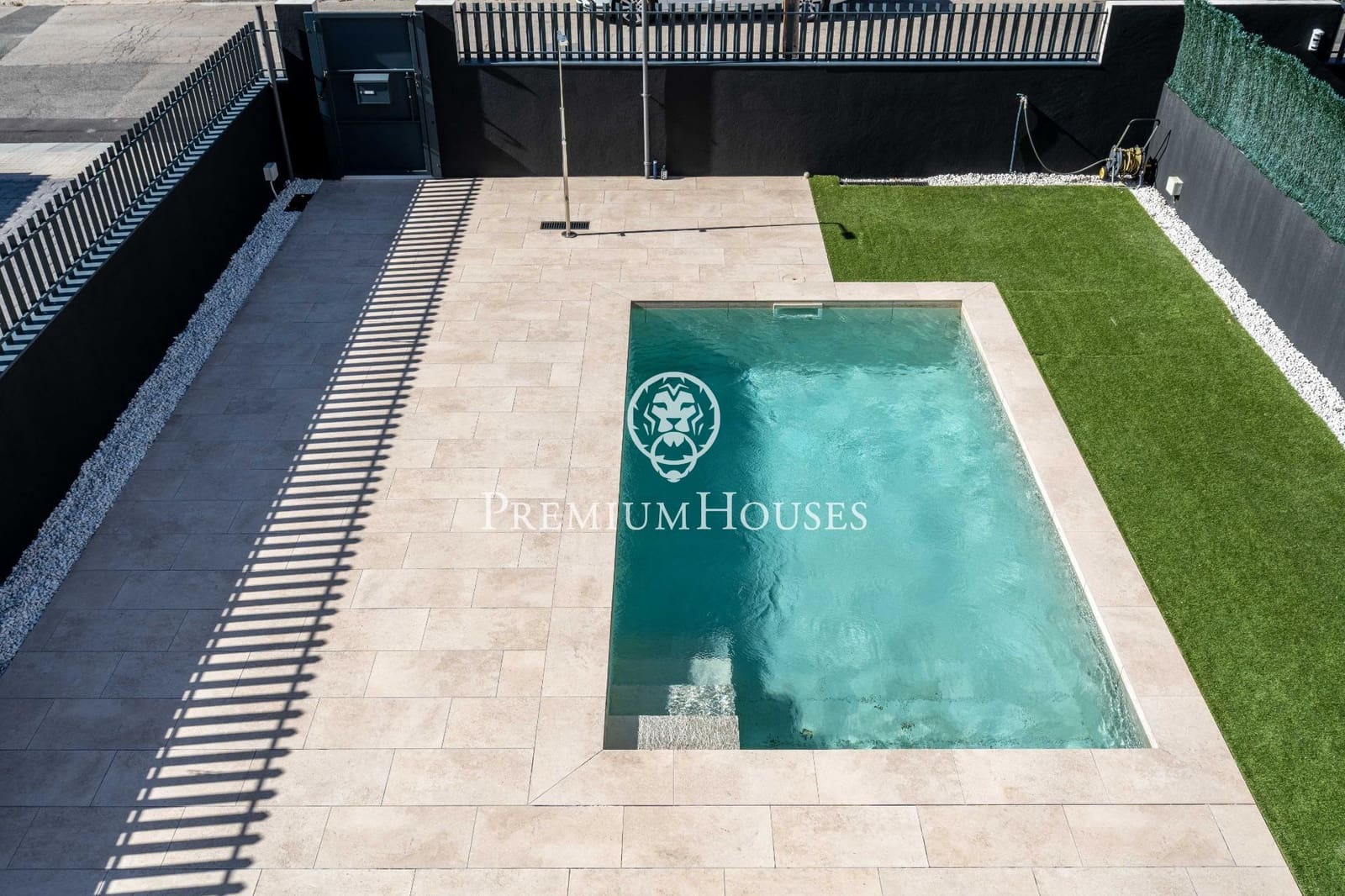 4 sypialnia Willa na sprzedaż w Vilafortuny z basenem garażem - 860 000 € (Ref: 9356098)