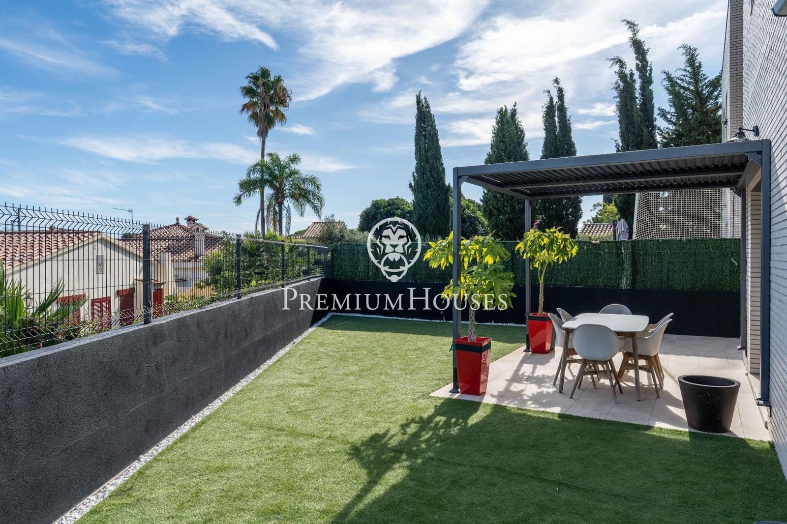 4 sypialnia Willa na sprzedaż w Vilafortuny z basenem garażem - 860 000 € (Ref: 9356098)